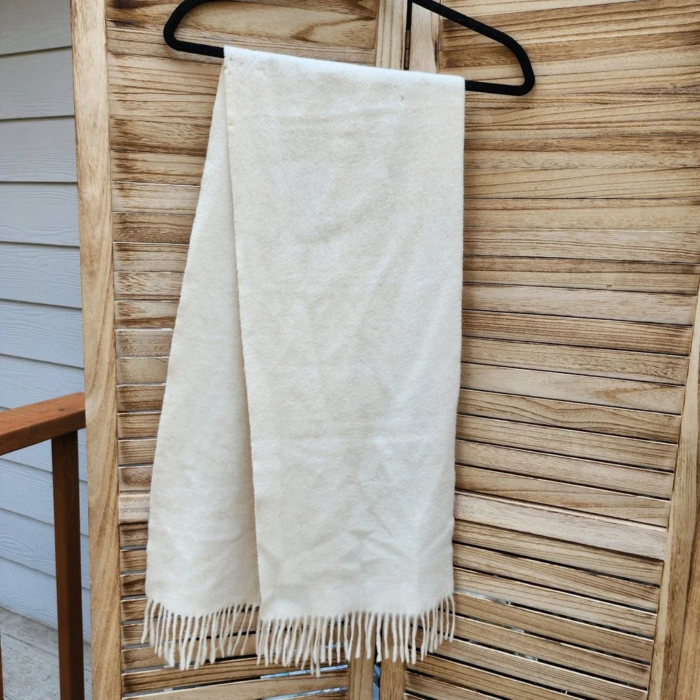 Nordstrom Cream 100% Cashmere Scarf Fringe Made in Scotland Minimalist Luxury